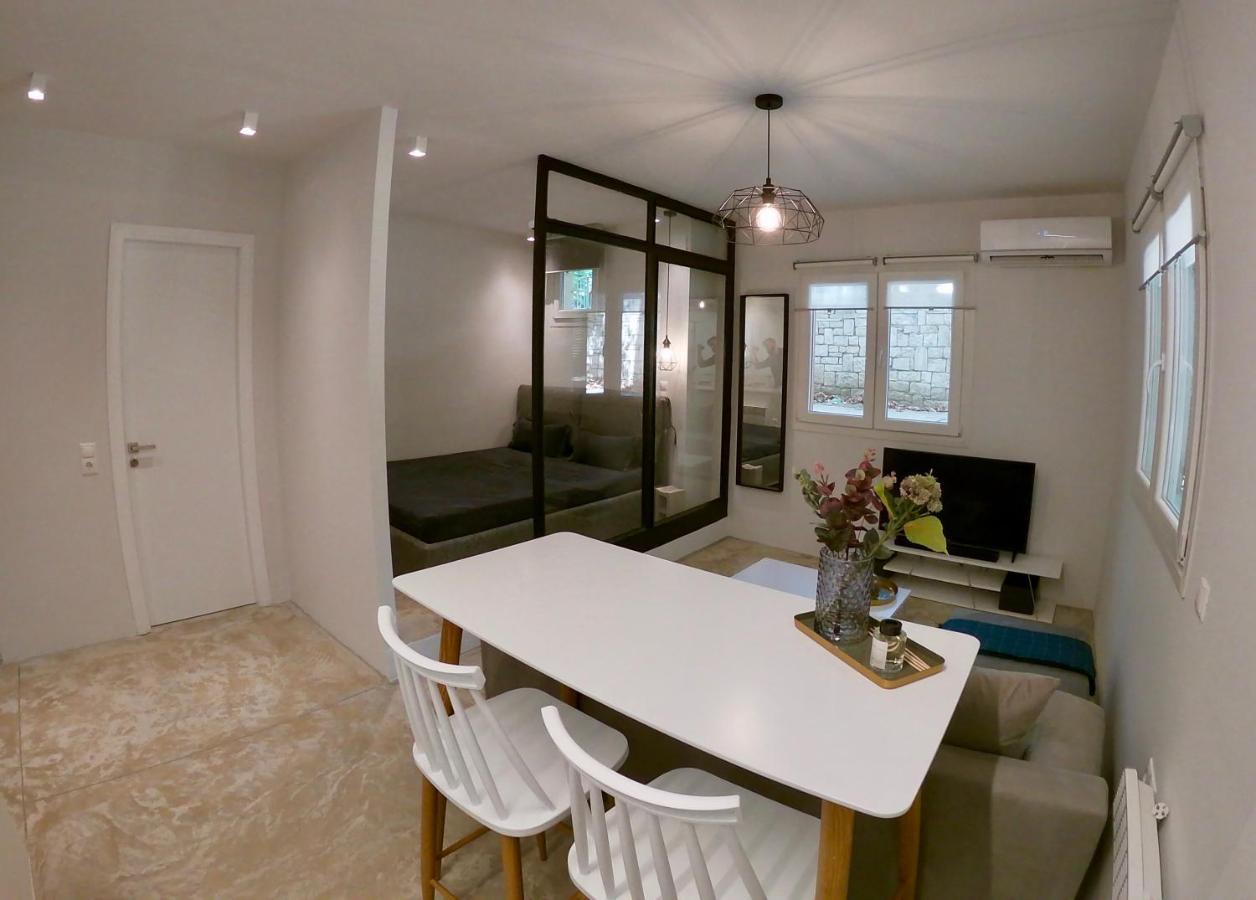 Renovated Apartment In Kifissia Center Near Metro G25 Атина Екстериор снимка
